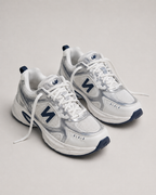 Tenis New Balance 530 Blanco Plateado Azul Marino
