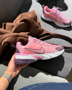 Tenis Nike V2K Run Rosado